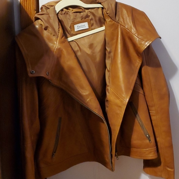 Leather jacket - Picture 3 of 4